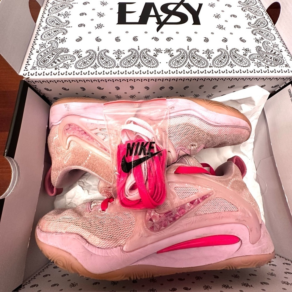 NIKE KD15 EP Aunt Pearl Pink Sz 8.5 Menβs (10 Women) EUC With Box & Extra Laces